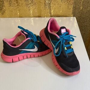 Nike Free Run 3 Kids Sneakers in Black, Pink, and Blue